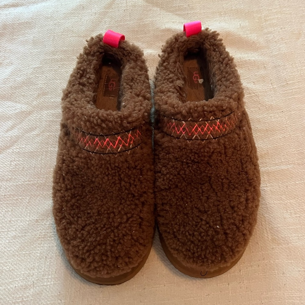 UGG Tazz II